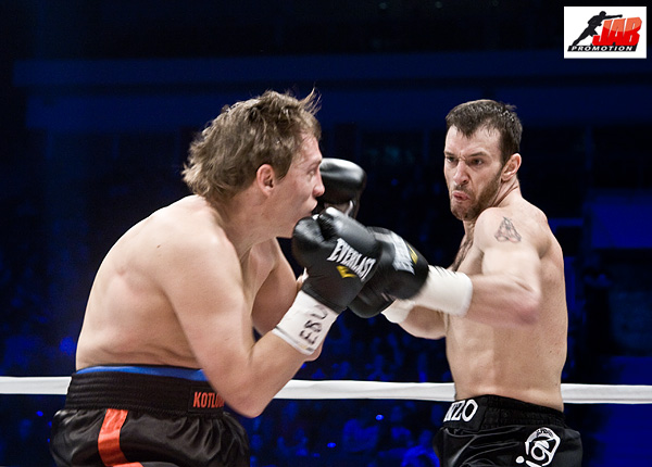 бой Котлобай-Маккаринелли (Санкт-Петербург, 27 апреля 2010)